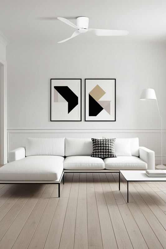 Ventilador de techo PEMBA L blanco modelo 33471N de FARO en imagen ambiente, con motor DC eficiente, mando a distancia, 6 velocidades y función inversa para ventilación óptima sin luz integrada.