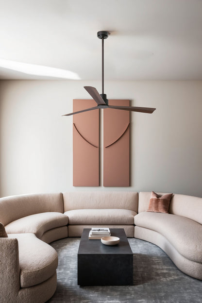 Ventilador de techo Nassau M marrón WIZ de FARO modelo 33478WW en ambiente hogareño, sin luz, acero y plywood, con mando a distancia, función inversa y motor DC para ventilación eficiente en hogar u oficina