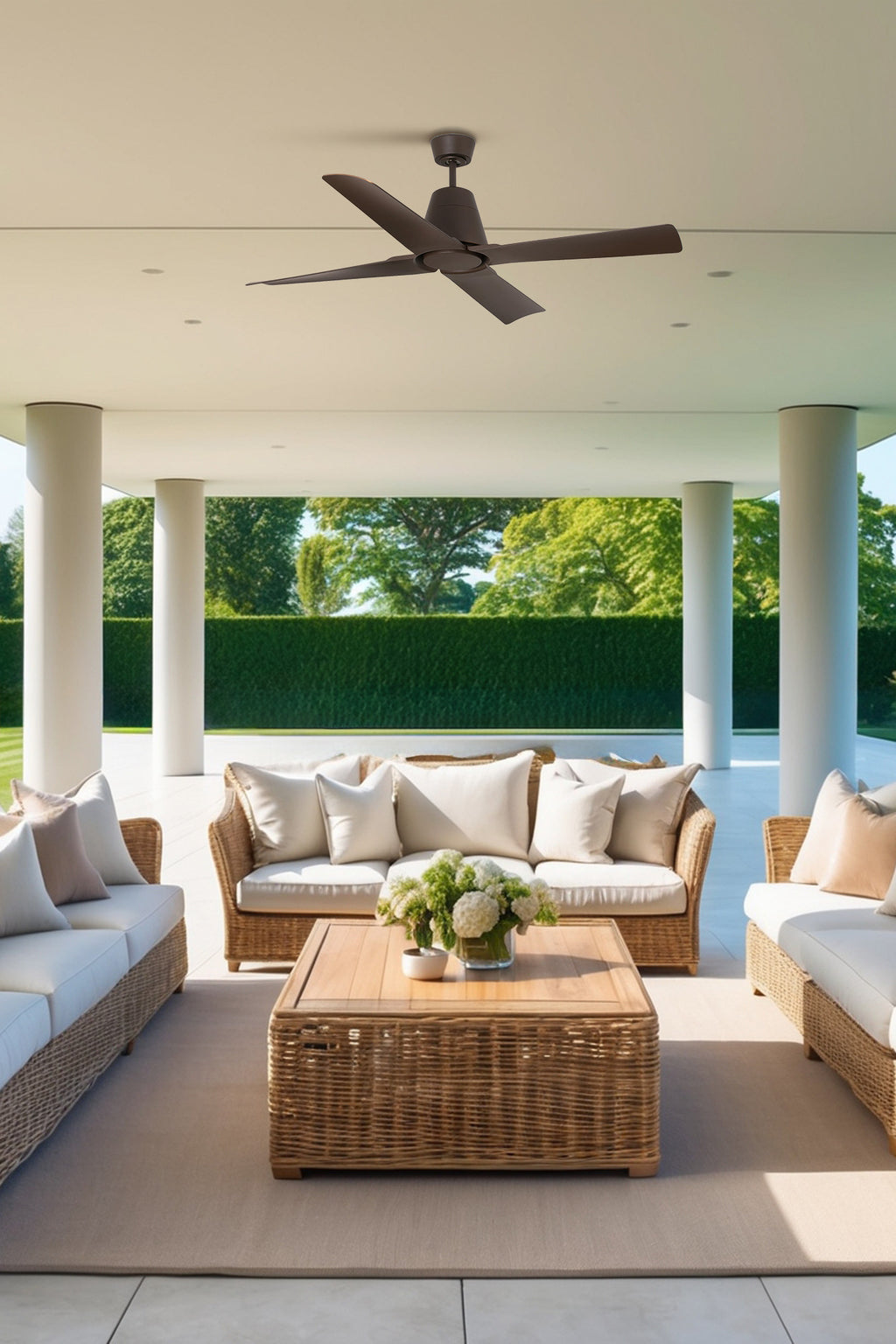 Ventilador de techo TYPHOON M marrón WIZ IP44 de FARO en ambiente hogareño, con aspas de acero y ABS, motor DC silencioso, mando a distancia, función inversa para techos inclinados y ventilación sin luz.