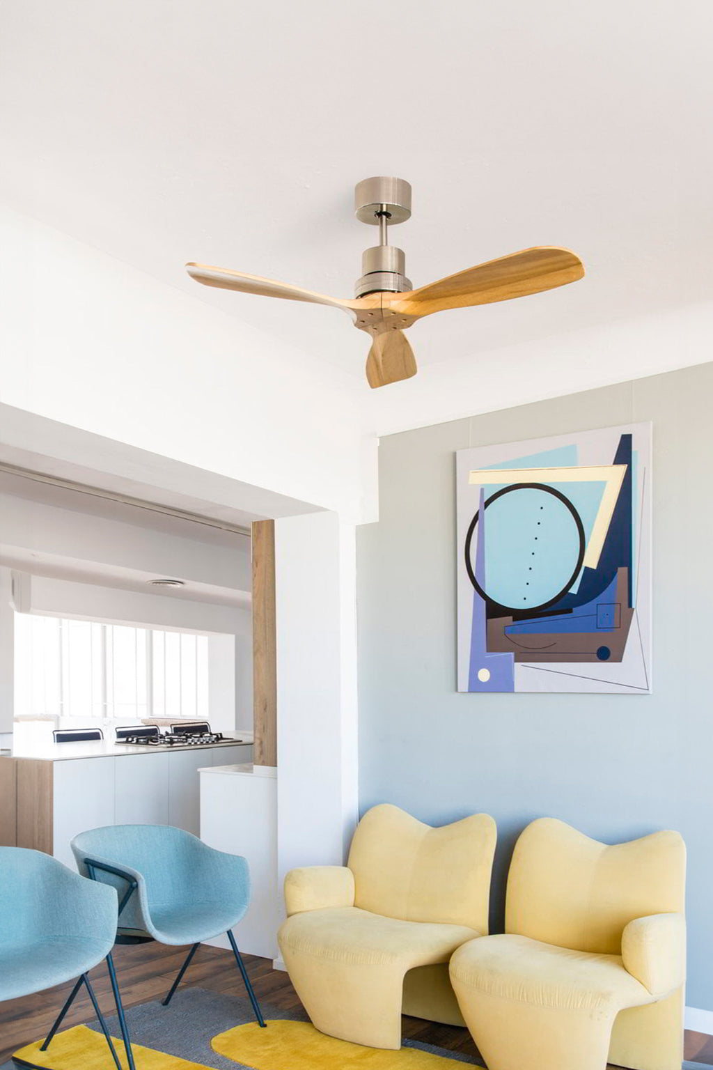 Ventilador de techo MINI LANTAU S en níquel mate y pino FSC de FARO modelo 33509DC, diseño contemporáneo sin luz con motor DC de bajo consumo, ideal para techos inclinados y ventilación eficiente en interiores modernos.