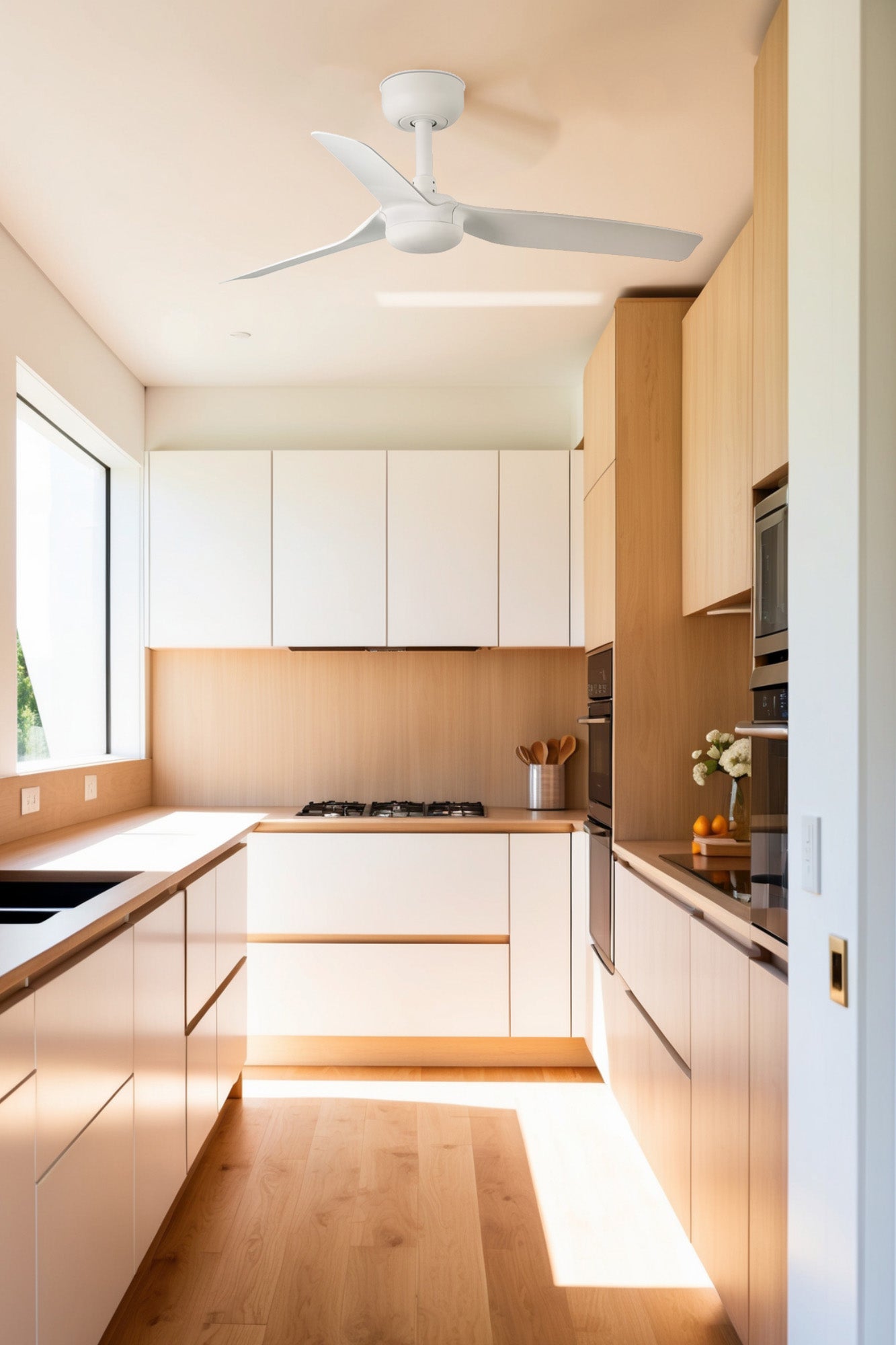 Ventilador de techo MINI PUNT S blanco FARO 33820WT en ambiente hogareño, smart TUYA con motor DC, diseño minimalista sin luz para ventilación inteligente en hogar moderno.