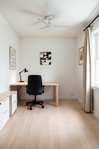 Ventilador de techo SFERA S blanco TUYA FARO 34270WT en ambiente minimalista de hogar inteligente, con motor DC, mando a distancia y ventilación smart.