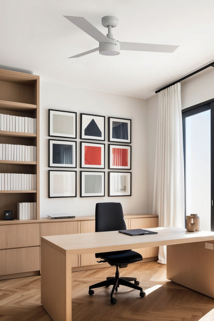 Ventilador de techo con luz LED CRUISER S Blanco WIZ de FARO en ambiente hogareño, ventilación eficiente con mando a distancia y motor DC.