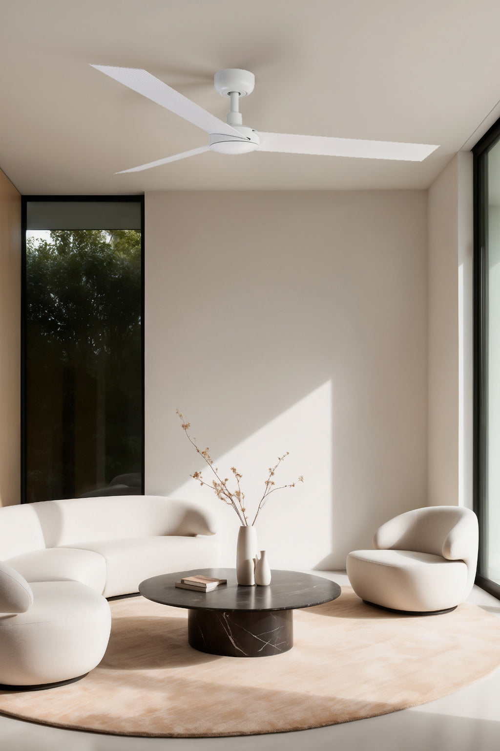 Ventilador de techo CRUISER L Blanco WIZ de FARO modelo 34290WW en ambiente hogareño, blanco mate sin luz, motor DC con 6 velocidades y mando a distancia para ventilación eficiente.