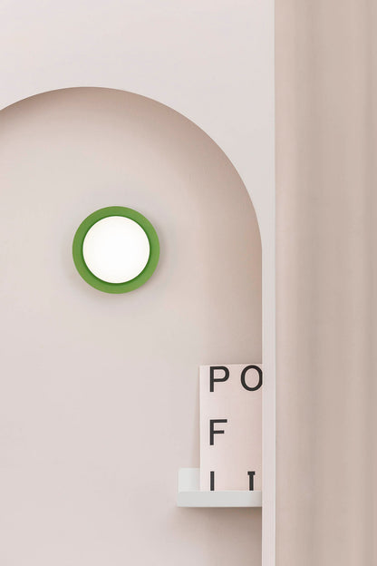 Apliqué pared plafón LED MAY verde FARO 40099 en ambiente interior de baño, diseño circular acero con luz cálida IP44 para iluminación superficial