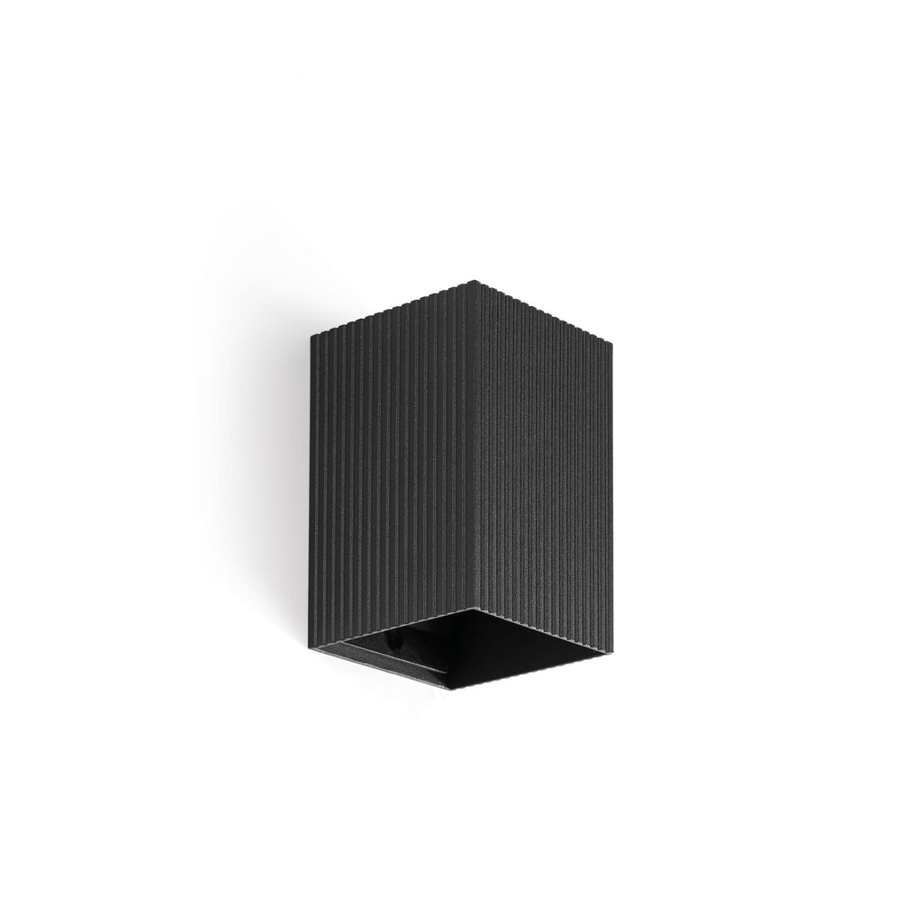 Aplique de pared LUNE cuadrado negro FARO 40535, luminaria superficie aluminio acero estriado negro LED GU10 diseño moderno interior