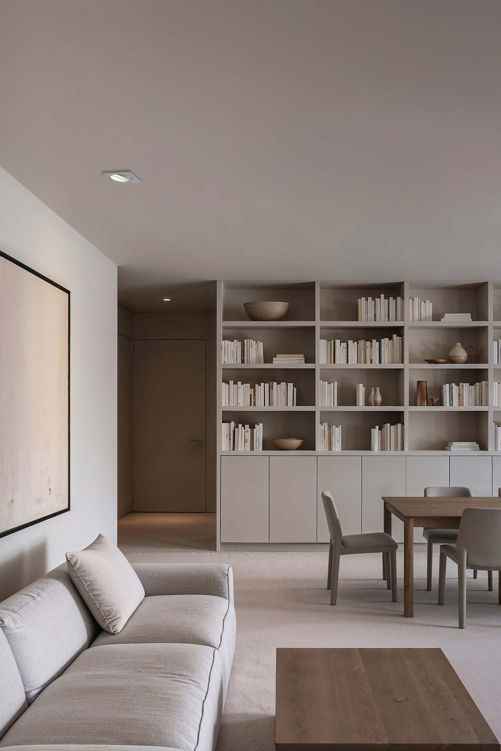 Luz empotrable Argon SQ blanco mate de aluminio orientable con bombilla GU10 LED MR16, instalada en techo interior para iluminación hogareña, modelo FARO 43402