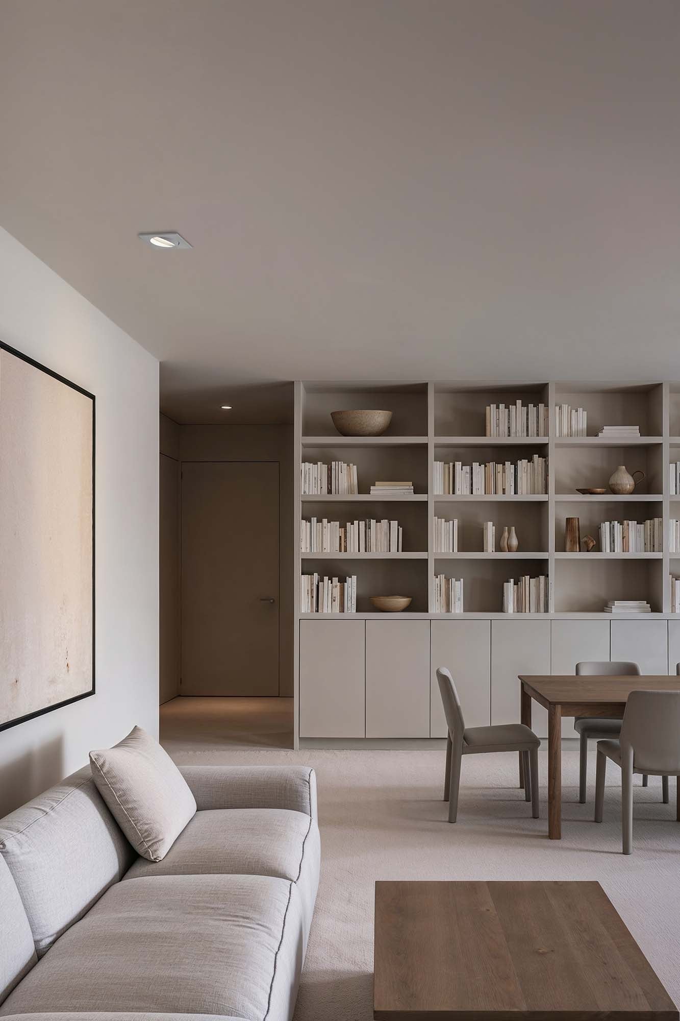 Luz empotrable Argon SQ blanco mate de aluminio orientable con bombilla GU10 LED MR16, instalada en techo interior para iluminación hogareña, modelo FARO 43402