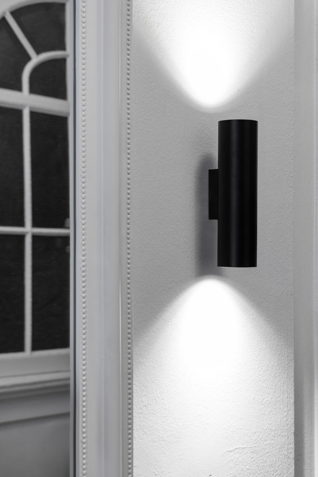 Lámpara de pared STAN 2L negra Faro 43751 en ambiente interior, aplique superficie de aluminio con GU10 LED para iluminación hogar