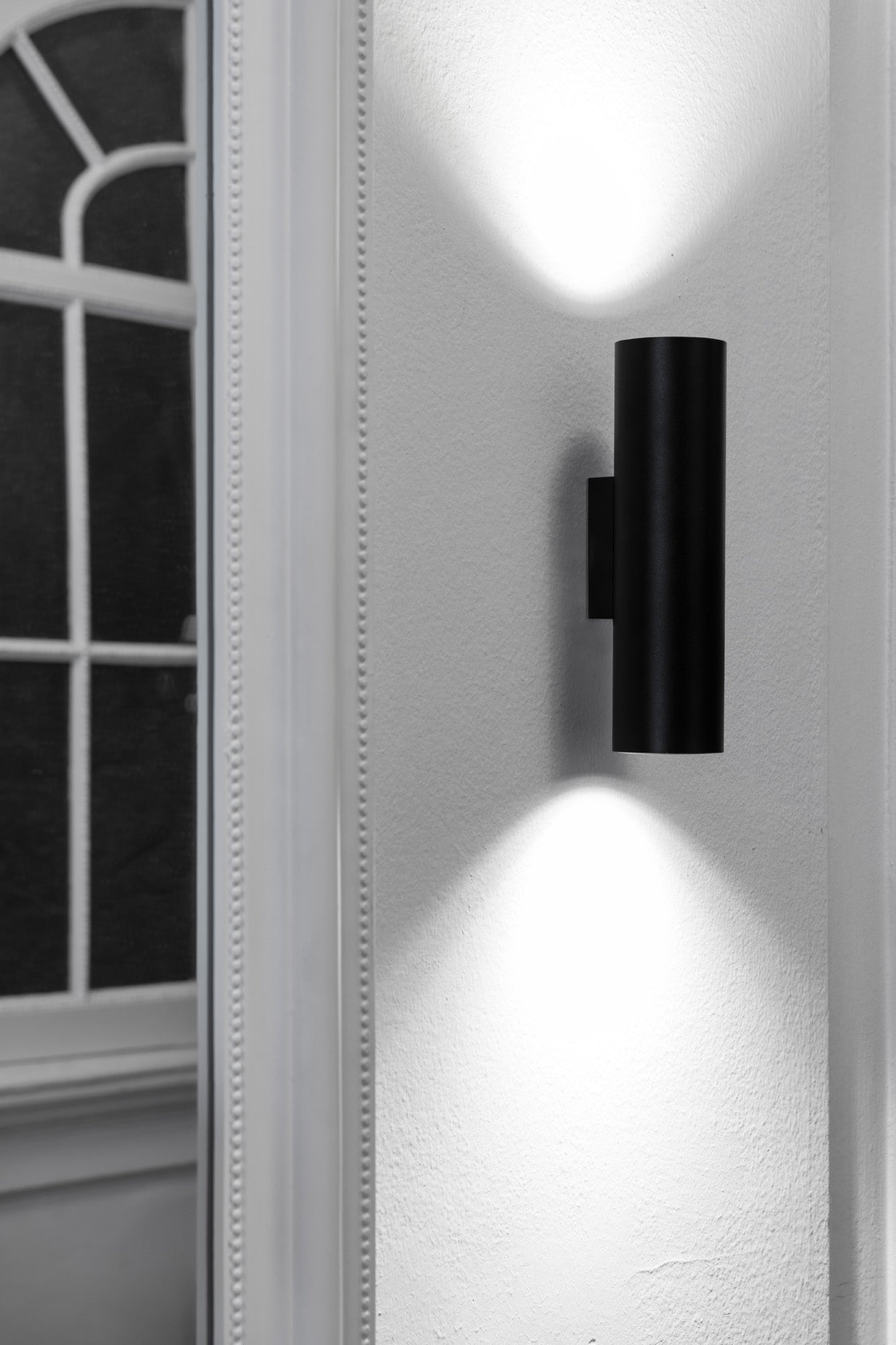 Lámpara de pared STAN 2L negra Faro 43751 en ambiente interior, aplique superficie de aluminio con GU10 LED para iluminación hogar