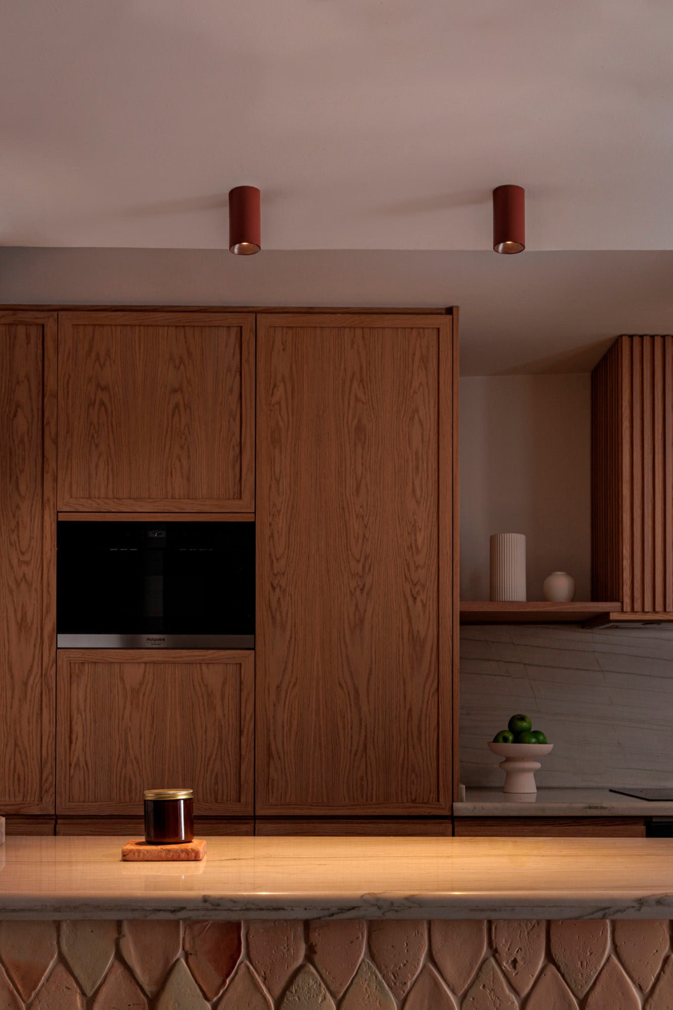 Plafon STAN Terracota FARO 43764 en ambiente interior: luminaria de superficie en aluminio y ABS con GU10 LED para hogar u oficina