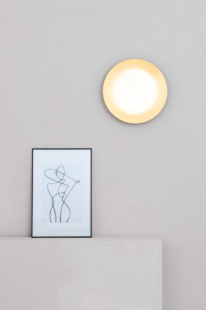 Plafon LED SIDE 390 negro y oro 15W 3000K en ambiente interior moderno, luminaria superficie de acero y cristal con iluminación cálida - FARO 62142