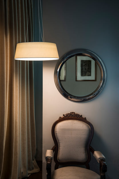 Lámpara colgante AINA en blanco de FARO (64174), Colección 6424, instalada en comedor moderno interior con iluminación LED eficiente para hogar contemporáneo.