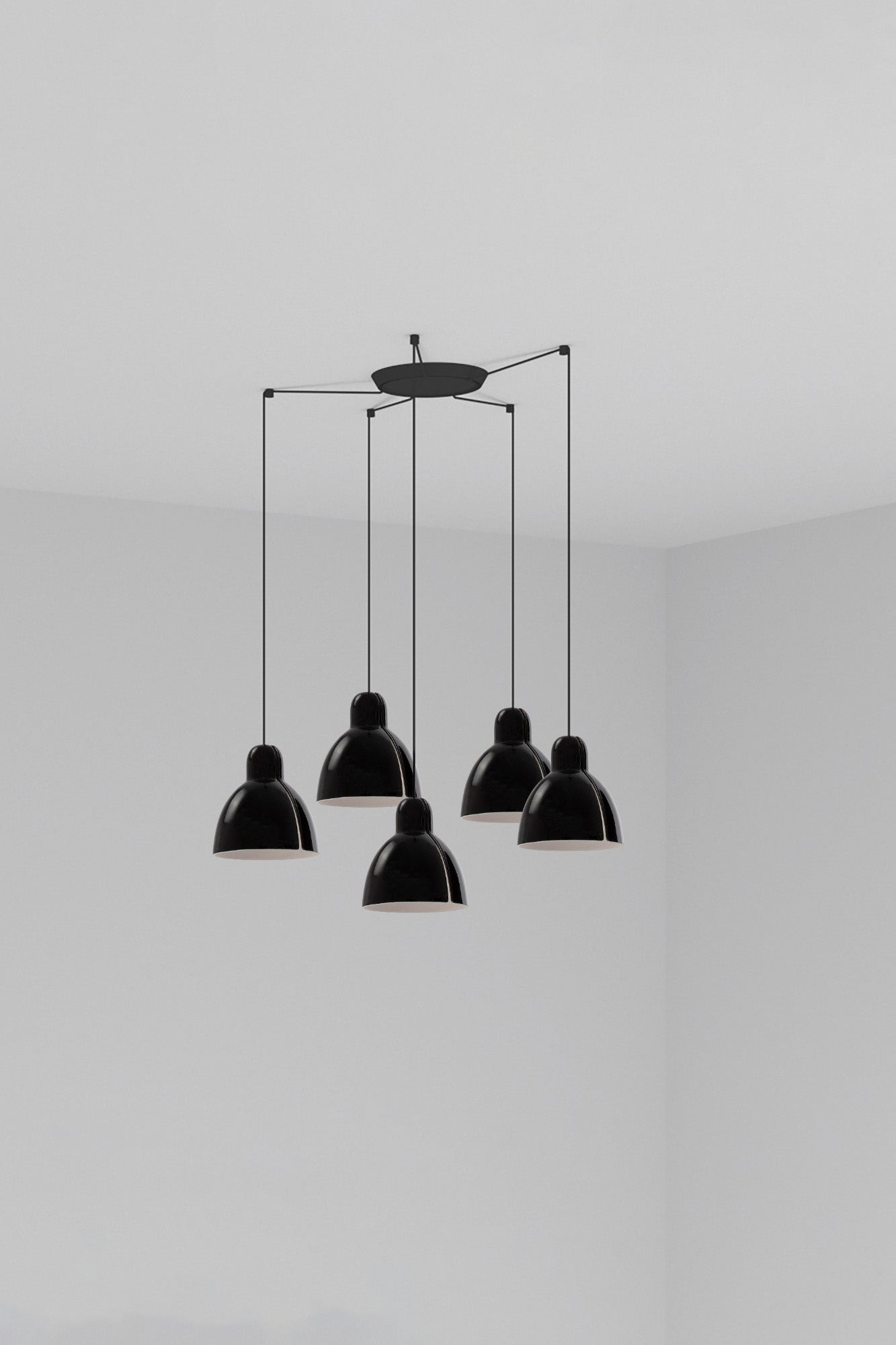 Luminaria colgante Venice 5L negra de FARO, diseño en cerámica brillante con 5 luces LED para iluminación interior, serie 6437 por Adolfo Abejón, ideal para hogar acogedor