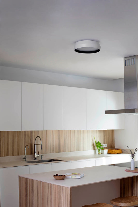 Aplique plafón Shoku 350 blanca/negra de FARO (64278) en ambiente interior minimalista, luminaria de aluminio para iluminación general arquitectónica