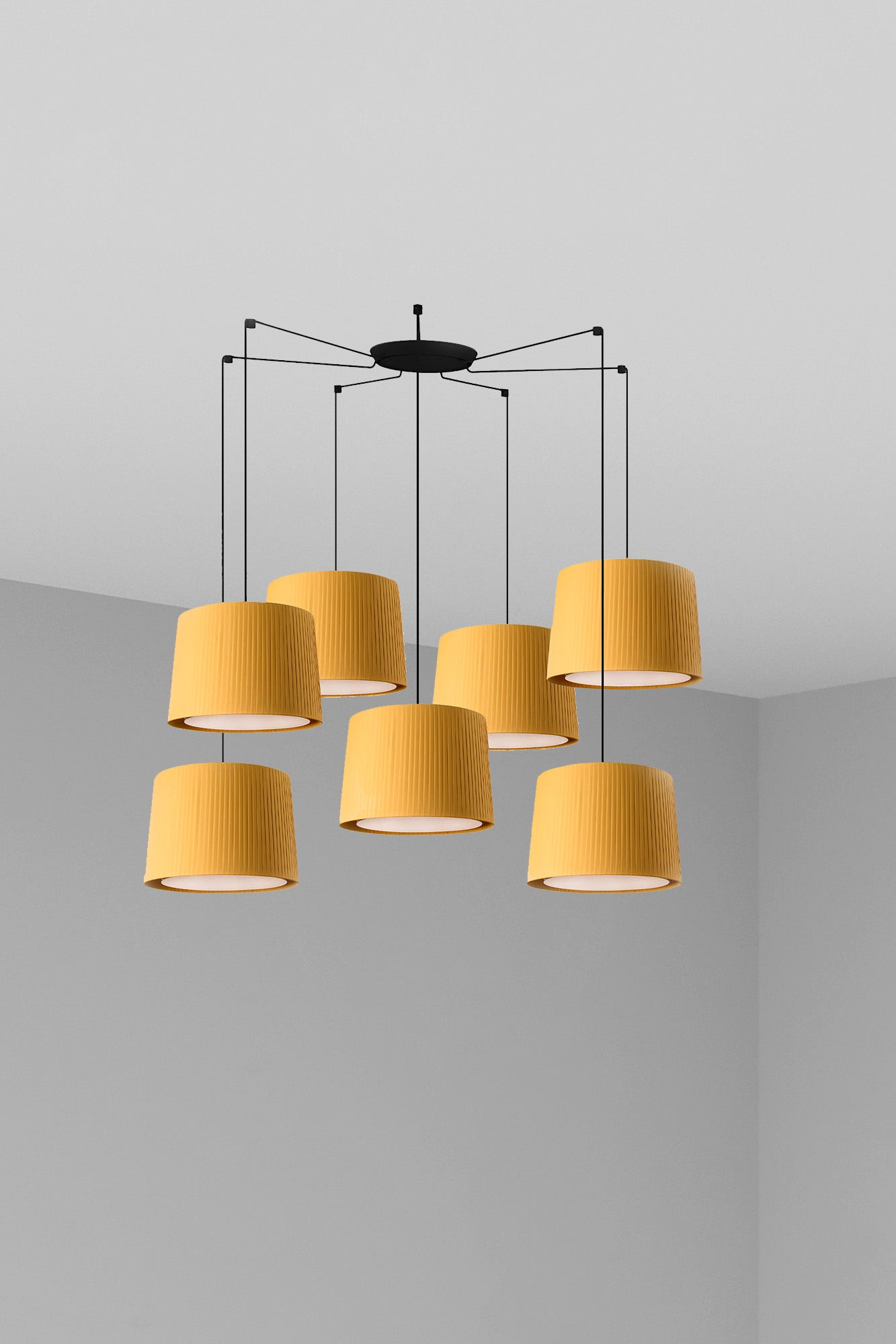 Lámpara colgante Samba 7L de FARO en negro y amarillo, diseño interior con 7 luces, textil y acero para hogar y hospitality (modelo 64314-45-7L)