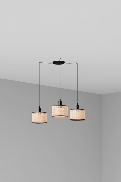 Lámpara colgante MAMBO 210 3L en negro mate y ratán natural, diseño FARO para iluminación interior en salas de estar y habitaciones de hospitality