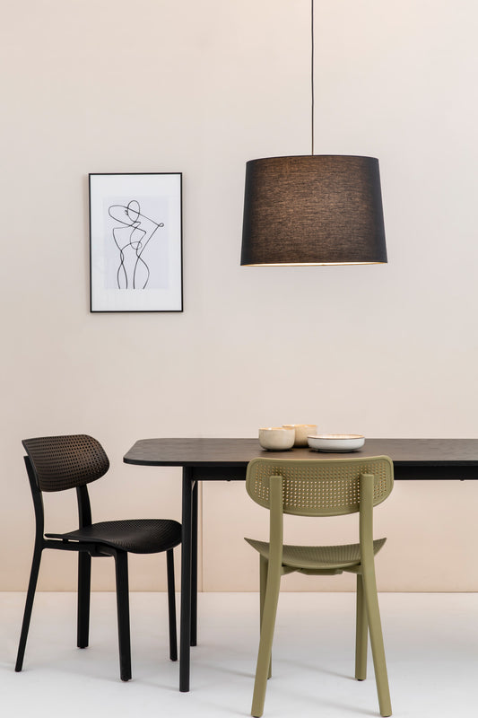 Lámpara colgante CONGA Simple en negro de FARO (64315-56), diseño minimalista con estructura de acero y cable textil, ideal para iluminación interior en salas de estar, habitaciones o espacios hospitality.