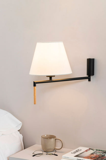 Aplique de pared RON de FARO modelo 64400-11 en gris oscuro y beige, luminaria interior contemporánea de acero y textil montada en ambiente hogareño moderno.