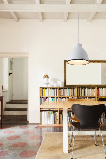 Lámpara colgante Charlotte blanca FARO 68563 en ambiente de cocina moderna, iluminación interior industrial con diseño en acero y PC para comedor y hogar contemporáneo