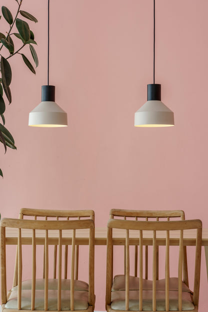 Lámpara colgante KOMBO 200 beige de FARO, diseño geométrico en acero y LED para iluminación de suspensión en salón o comedor interior moderno.