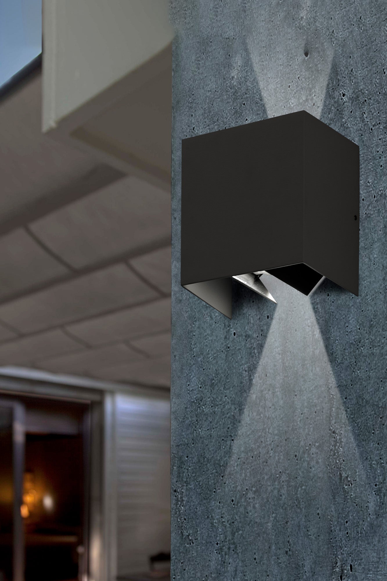 Aplique de pared LED OLAN gris oscuro FARO 70637 en jardín exterior, luminaria aluminio para terraza e iluminación LED superficie