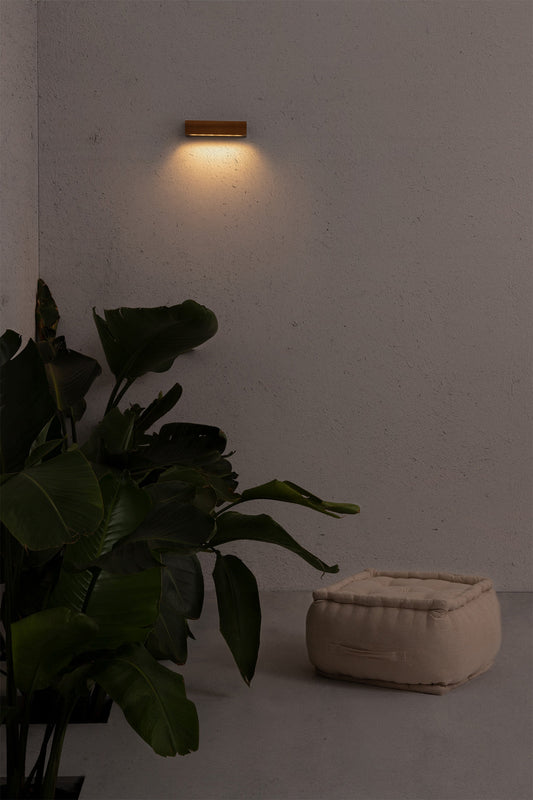 Aplique de pared LED LAKO en acabado madera FARO modelo 71898, iluminación exterior IP65 para jardín y terraza, diseño teka Colección 7192, luminaria superficie ambiente