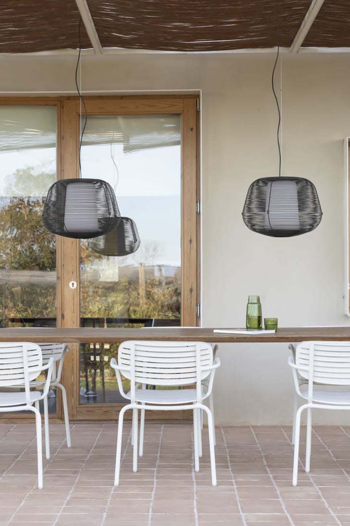 Lámpara colgante NARA negro de FARO (72104-156) en ambiente exterior: iluminación moderna IP65 de acero para jardín y terraza