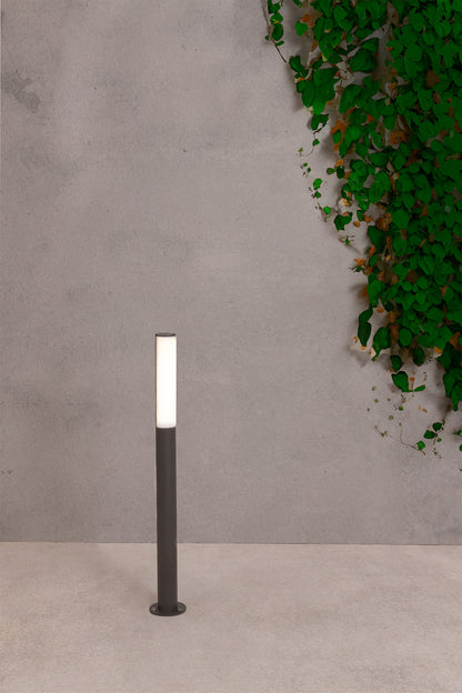 Baliza LED exterior BERET 900 en gris oscuro, faro de aluminio para iluminación jardín, luminaria superficie IP54 instalada en entorno exterior