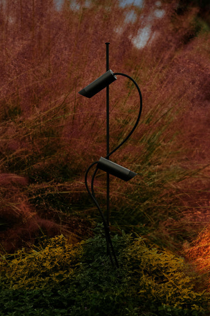 Baliza exterior LED negra CLAP 1266 serie 7572 FARO 2x6W 3000K 38° IP65, luminaria superficie para iluminación jardín y senderos