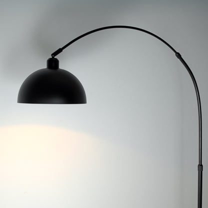 Lámpara de pie AMALFI fabricada en mármol color negro, ideal para iluminar tu hogar.