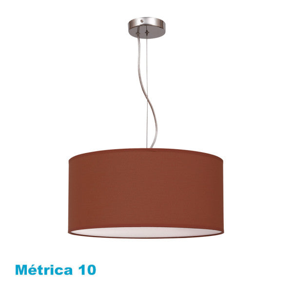 Colgante Nicole en color chocolate 3xE27 de Abrila, lámpara colgante moderna con luz difusa para decoración interior y iluminación doméstica en metal texturizado y textil marrón.