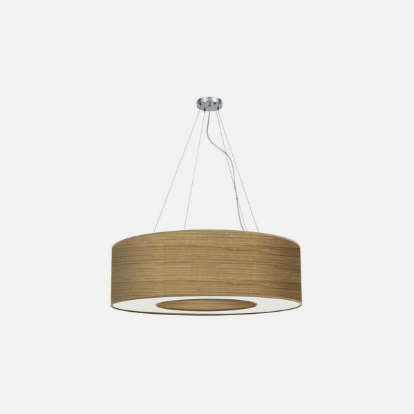 Lámpara colgante moderna Peq. Haiti de Abrila en cromo y madera clara, con 4 casquillos E27 para luz difusa, ideal para decoración de interiores domésticos con diseño textil y metal.