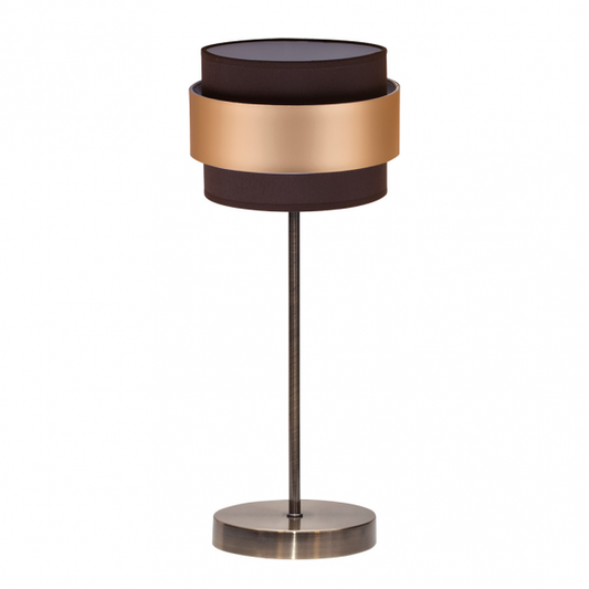 Lámpara de sobremesa Bremen de Abrila en cuero marrón con detalles en oro, diseño elegante de metal y textil para decoración de interiores domésticos, estilo natural moderno.