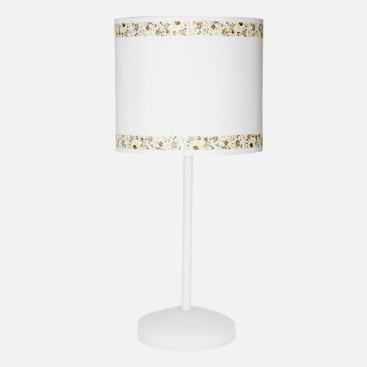 Lámpara de sobremesa Cenefa en blanco y marrón de Abrila, modelo 107371002 con 1 bombilla E14, diseño infantil en metal y textil para iluminación decorativa en interiores y habitaciones de niños.