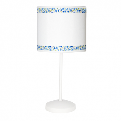 Lámpara sobremesa Cenefa de Abrila en blanco y azul, diseño infantil con base de metal textil y bombilla E14, iluminación decorativa para interiores y habitaciones de niños, modelo 107371008.