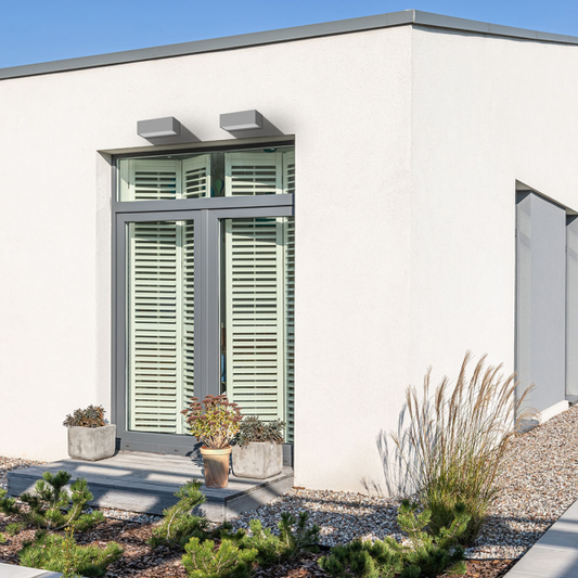 Aplique exterior Masala gris de Fabrilamp, modelo 126961028, iluminación exterior moderna en policarbonato, IP65, para jardín y terraza.