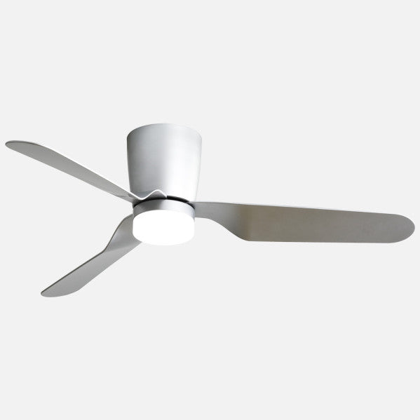 Ventilador de techo Kochi en níquel plateado de 132 cm con LED integrado, 6 velocidades, motor DC eficiente en energía, control remoto y temporizador, modelo Abrila 129191342 para interiores domésticos.