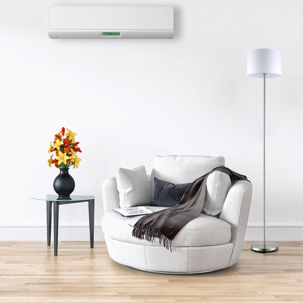 Pie de salón Aldebaran de níquel blanco de Abrila, modelo 135441003, altura 170 cm, diseño clásico para decoración interior de salón con luz difusa, estructura metálica y detalles textiles.