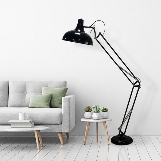 Lámpara de pie articulada Malik en negro de Abrila, modelo 161441009, diseño vintage moderno en metal para iluminación direccional en interiores y decoración de salones contemporáneos.