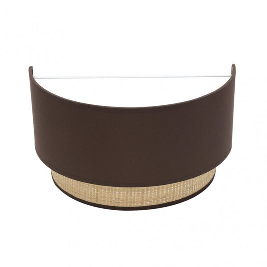 Aplique de pared Kandy de Abrila en acabado natural/marrón, modelo 1xE27 con luz difusa, dimensiones 17x30x15 cm, ideal para iluminación interior doméstica y decoración moderna en pared con material metal textil, referencia 174261002.