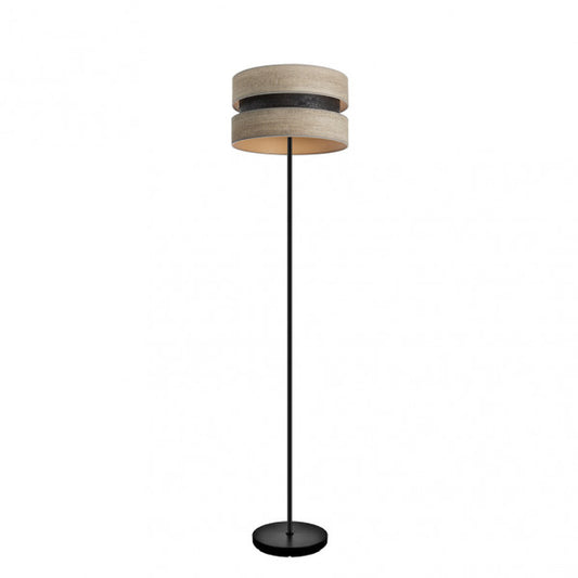 Lámpara de pie Colet en negro y madera gris de Abrila, diseño contemporáneo con luz difusa para iluminación doméstica y decoración interior moderna en salón.
