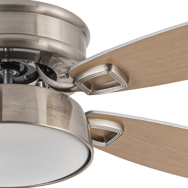 Ventilador de techo BRAW en níquel con 5 aspas reversibles en plata y haya, modelo Abrila 181891510, motor DC eficiente para ahorro de energía, LED integrado, control remoto y función AI2 para interiores domésticos