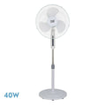 Ventilador de pie Etesio modelo 183941001 de Abrila. Estilo minimalista en color blanco, multivelocidades con una potencia de 40W. Ideal para uso doméstico en interiores gracias a su fabricación en Metal y Policarbonato. Oscilante para mayor frescura y comodidad.