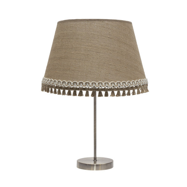 Lámpara sobremesa Alto Ada en cuero arena de Abrila, diseño moderno con luz difusa E27, ideal para decoración interior doméstica en textil y metal.