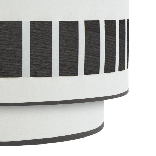 Aplique de pared Ivanna en blanco y madera negra, modelo Abrila 17x30x15 cm, lámpara de pared moderna y vintage rústica con diseño en metal y textil para iluminación interior y decoración doméstica.