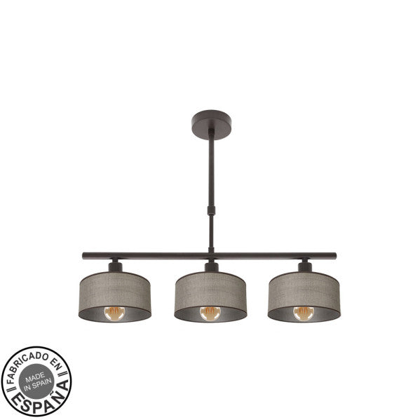 Lámpara de techo Gilda marrón de Abrila, modelo 190353002 con 3 casquillos E14, dimensiones 55x14 cm, diseño minimalista vintage en metal y textil para iluminación difusa en interiores domésticos.