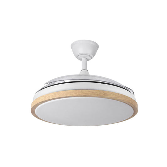 Ventilador de techo DC Evros Blanco/Haya de Abrila con LED integrado y ahorro de energía. Diseñado para uso interior doméstico, cuenta con aspas retráctiles y iluminación regulable, perfecto para decorar y climatizar cualquier espacio.