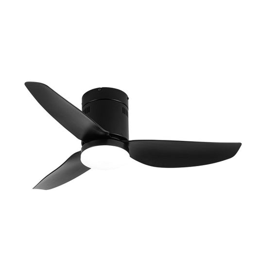 Ventilador de techo Borax 20W negro con LED integrado, modelo Abrila, 6 velocidades ajustables, funcionamiento silencioso gracias a su motor DC, regulación de luz y adecuado para uso doméstico interior.