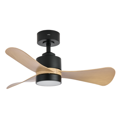 Ventilador que conectado a la red eléctrico Zepelin de Abs y policarbonato modelo Abrila en acabado negro y madera, diseño super moderno, con Led encendido y apagado controlando con el accesorios mando a distancia.

Las antenas rimadas permiten una aireación agradable.
Batería y control removibles
Mucha capacidad del ventilador techo con led integrado;
Minusculas dimensiones del producto;
Potas de soplido ultras rápidas.
Motor DC de mínimo consumo con larga durabilidad.
Controlled electrónico con luz integr